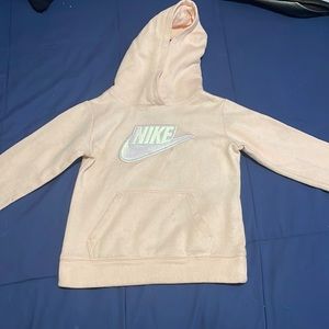 Nike girls Medium clean